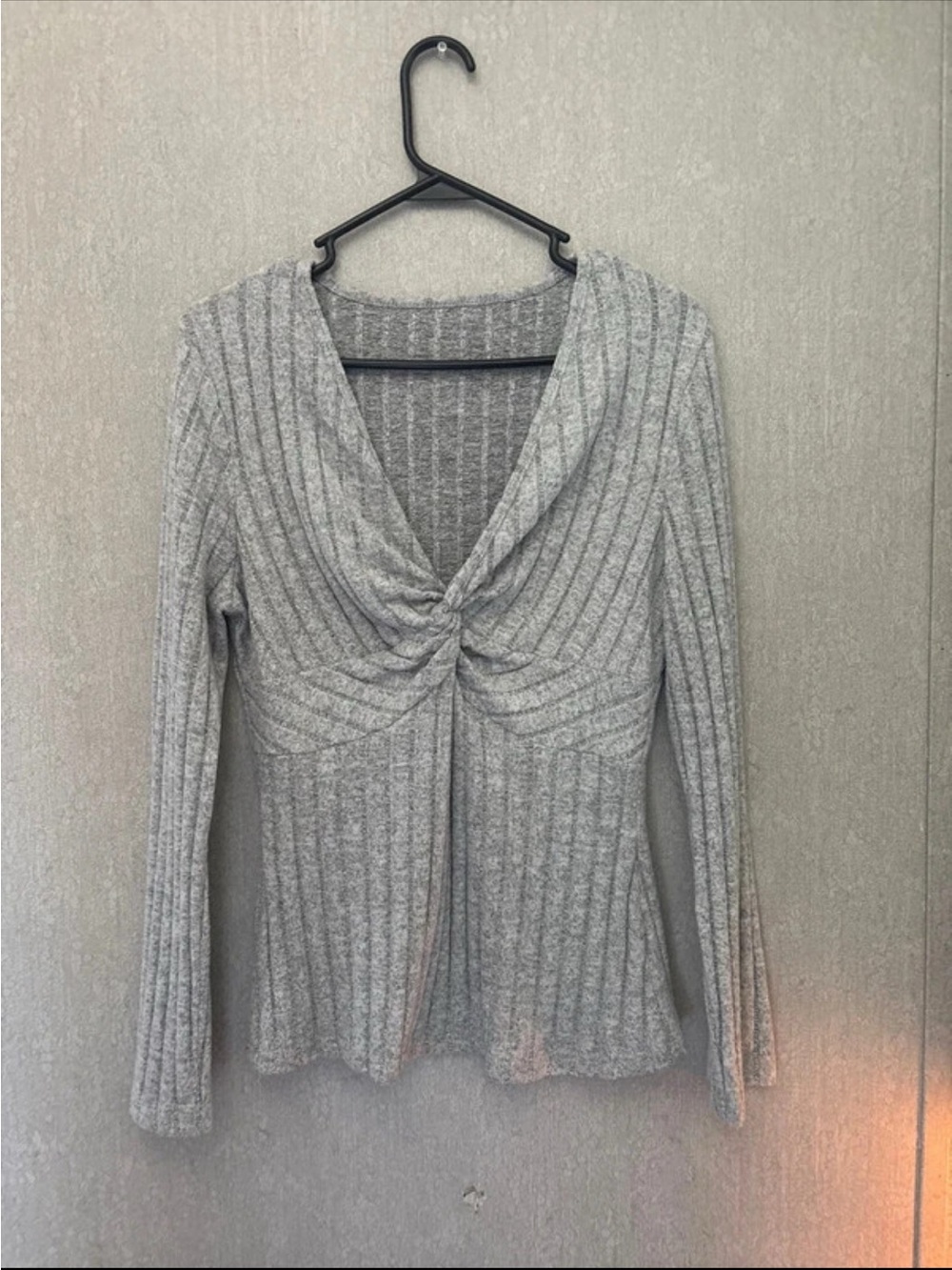 Ribbed Knot-Front Long Sleeve Top - Gray